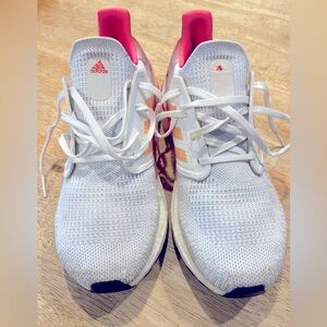 Adidas women's UltraBoost20 PRIMEBLUE in size 9 1/2 worn for casual low mileage.